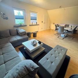 Open-Air-BnB Wohnung 76m2 Freudenburg nur 3 min, hotel v destinácii Bassum