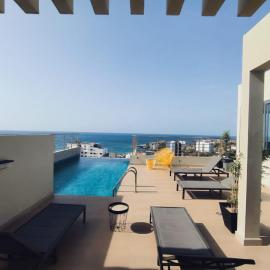 Appartement spacieux avec salon,balcon, piscine, vue sur mer et salle de sport