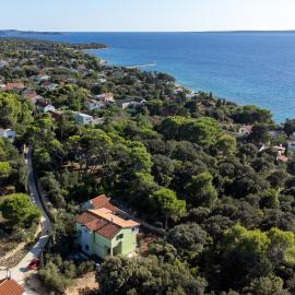 Apartment Silba 17603a, hotel em Silba