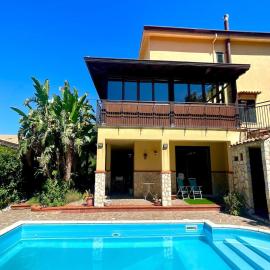 Villa with private pool, near the Sea, Hotel in Altofonte