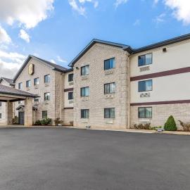 Super 8 by Wyndham Uniontown PA, hotell i Uniontown