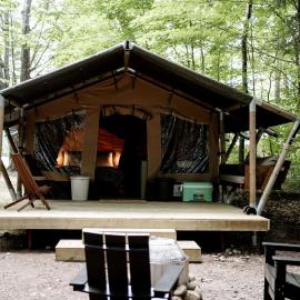 Gorgeous Safari Tent with Fire Pit and Amazing Sights in North Woodstock, New Hampshire, hotel v destinaci North Woodstock