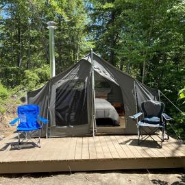 Reconnect with Nature at this Glamping Tent in East Wakefield, New Hampshire, hotel a East Wakefield