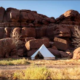 Intimate Glamping Tent near Arches National Park for a Memorable Couples Escape in Moab, Utah, хотел в Моуаб
