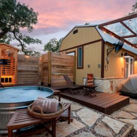 Spectacular Deluxe Cabin with Sauna and Jacuzzi in Texas