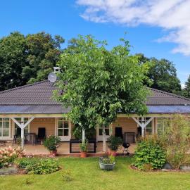 Ferienwohnung `Schwanennest, hotel in Federow