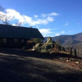 Private Cabin with Wi-Fi Nestled in the Mountains of Hiawassee, Georgia, hotel in Hiawassee