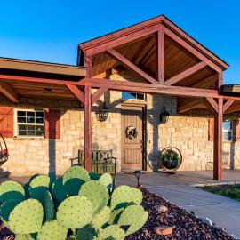 Luxurious Lodge Rental by the Palo Duro Canyon for a Family Vacation in Texas, готель у місті Каньйон