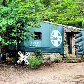 Sleep in Authentic Railcar Rental for Unique Experience near Fort Worth, hotel in Glen Rose