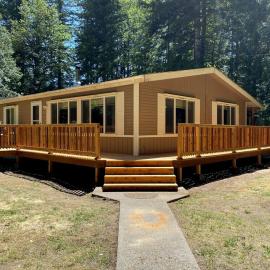 Charming Cabin Rental with Mountain Views in Packwood, Washington، فندق في باكوود
