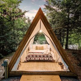 Beautiful A-frame Safari Tent Surrounded by Trees in North Woodstock, New Hampshire, hotel a North Woodstock