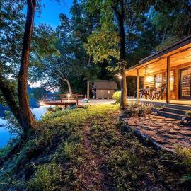 Beautiful Broken Bow Cabin with Private River Access, ξενοδοχείο σε Broken Bow
