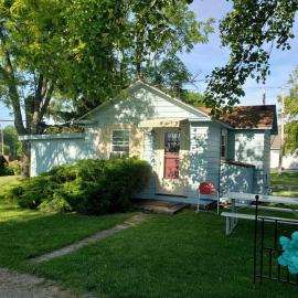 Charming Beach Cottage Along Lake Erie near Cleveland, Ohio