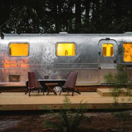 Waterfront, Pet Friendly Airstream near Lake George in the Adirondack, New York, hotel sa Corinth