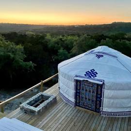 Secluded Romantic Yurt with Amazing Views in Dripping Springs, Texas, hotel in Dripping Springs