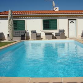 Guest House dos Olivais、アゼイタオンのホテル