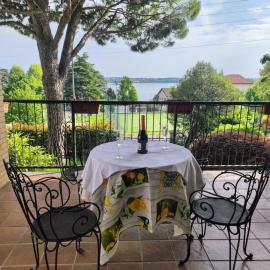 Beautiful villa on Lake Pusiano, hotel di Pusiano
