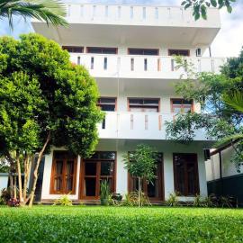 Niyanca Guest