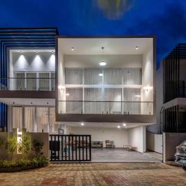 Crystal Blue Villa by StayJadePrivatePoolVegFood, hotel in Dod Ballāpur