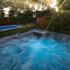 Lubi Lodge, Hotel in Balatonboglár