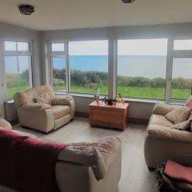 Large Seaside Cottage with Outstanding Views, hotel 