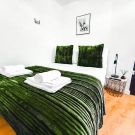 Chic Studio, Free parking, Sleeps 2