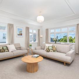Spacious 3-Bedroom Home in Roslyn with Views, hotel a Dunedin