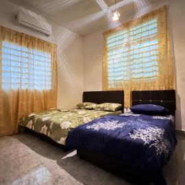 Cozy 4BR Homestay with 2 Baths Taman Seraya