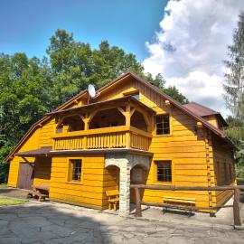 Roubenka pod pralesem, hotel in Dolní Lomná