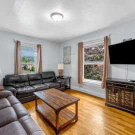2nd Base Apt 2 All Star Baseball Rentals, Hotel in Oneonta