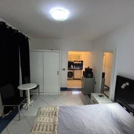 Studio 102-108, hotel u gradu Banī Ghālib
