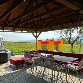 Prázdninový dům, Relax ve Vlčnovských búdách, hotel in Vlčnov