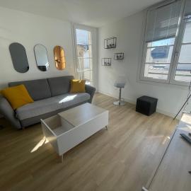 Bel appartement 6p Tours Centre, hotel u gradu Tur