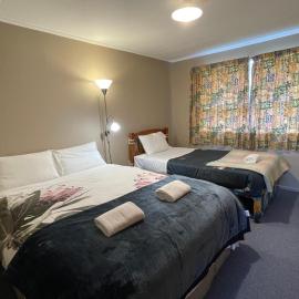 Two bedroom home in the heart of Te Anau, hotel in Te Anau