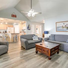 Bring Your Boat! Lakefront Home w/ Dock in Grove
