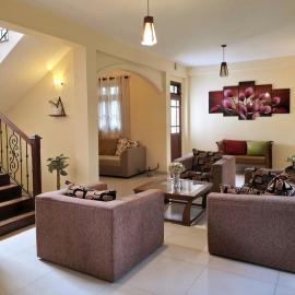 Vithum Villa - Fully Equipped Modern 3 Bed Home in Kandy, hotel in Kandy
