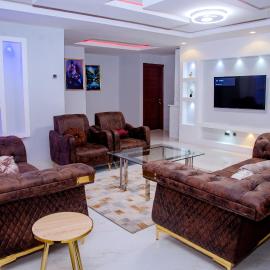 Kingston Luxury Apartments Limited، فندق في كالابار
