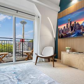 Designer Penthouse Space Needle View & Walk to Everything, hotelli Seattlessa