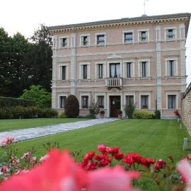 Hotel Villa Maternini, hotel din Vazzola