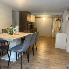 Ferienwohnung Winterzeit EG - Interlaken Thun Spiez Kandersteg, hotell i Wimmis