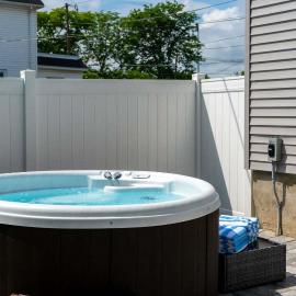Jefferson & Grounds 3BR Steps from HWS and Hot Tub