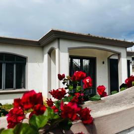 The Perfect Home for a Family Getaway!, hotel in Souillac