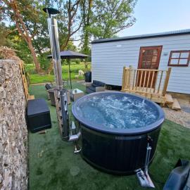 LittleGreenGlamping, hotel a Leitrim