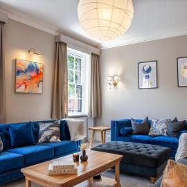 10 minute from the City Quirky Luxury Derby Home, hotel a Derby