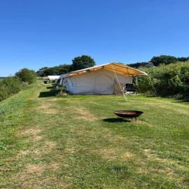 Family Tent Stay in Val de Wanne, hotel in Trois-Ponts