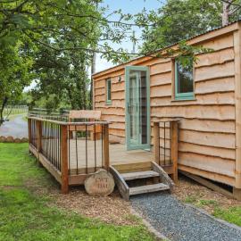 Shepherds Hut Two - Uk48783