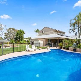 Private Family Retreat - Pool Spa Tennis firepit