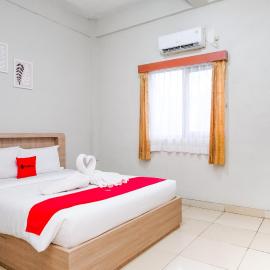 RedDoorz near Taman Rekreasi Selecta, hotel a Malang