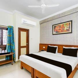 Collection O Sharath City Mall Formerly Delight Inn Gachibowli, hotel v destinácii Kondapur