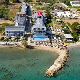 Golden Coast Beachfront Resort、Kipseliのホテル